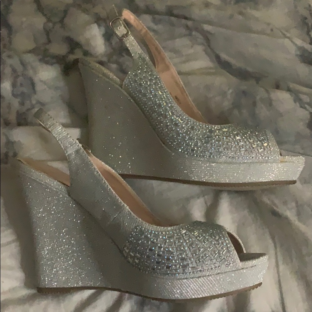 Silver wedges